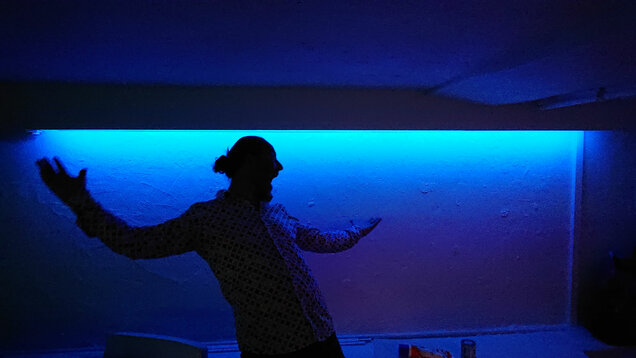 Jade-and-the-Blue-Wall-01